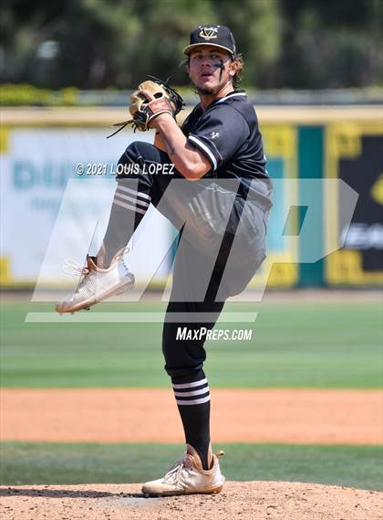 Thumbnail 3 in Cajon vs. Citrus Valley (CIF SS DIV 5 Championship) photogallery.
