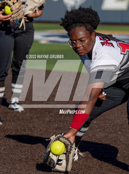 Thumbnail 1 in Mount Vernon @ Hughes Springs (UIL 3A Region II Final Game 1) photogallery.