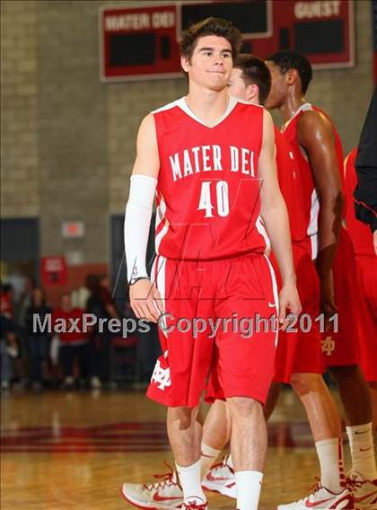 Thumbnail 3 in Price @ Mater Dei (Nike Extravaganza) photogallery.