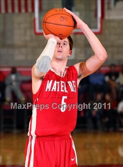 Thumbnail 3 in Price @ Mater Dei (Nike Extravaganza) photogallery.