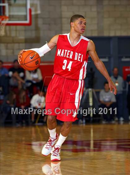 Thumbnail 2 in Price @ Mater Dei (Nike Extravaganza) photogallery.
