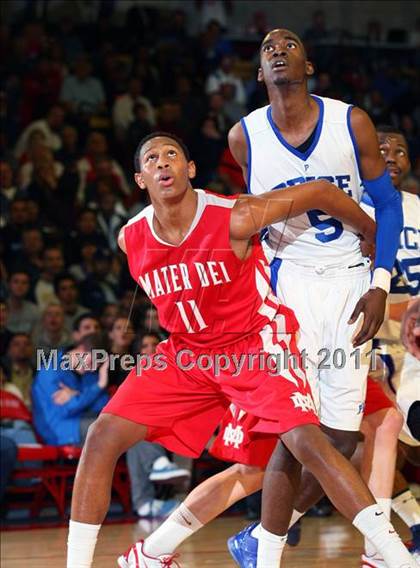 Thumbnail 2 in Price @ Mater Dei (Nike Extravaganza) photogallery.