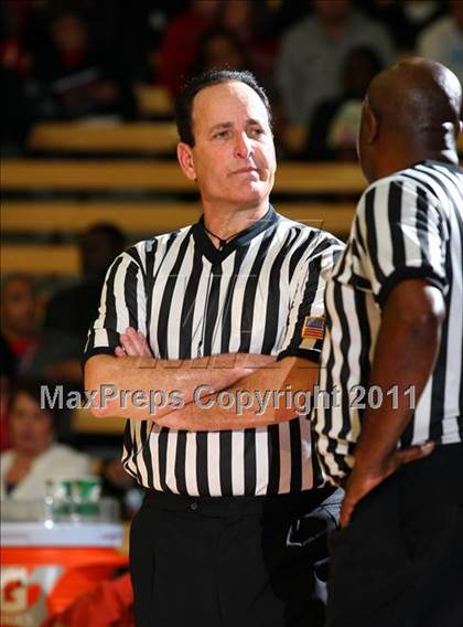 Thumbnail 3 in Price @ Mater Dei (Nike Extravaganza) photogallery.