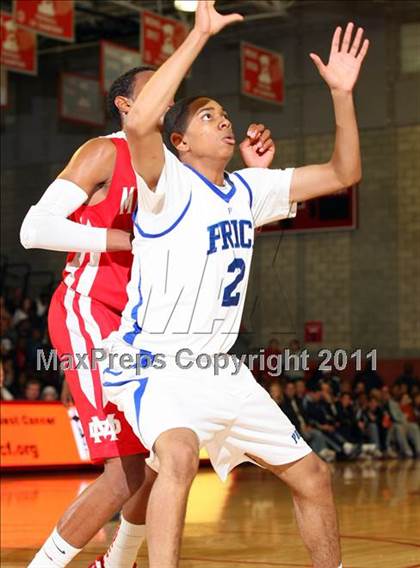 Thumbnail 3 in Price @ Mater Dei (Nike Extravaganza) photogallery.