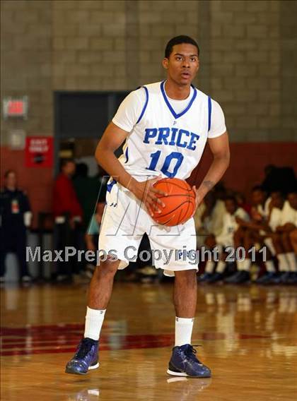 Thumbnail 3 in Price @ Mater Dei (Nike Extravaganza) photogallery.
