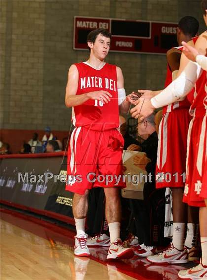 Thumbnail 2 in Price @ Mater Dei (Nike Extravaganza) photogallery.