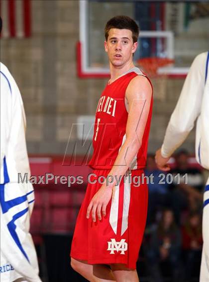 Thumbnail 3 in Price @ Mater Dei (Nike Extravaganza) photogallery.