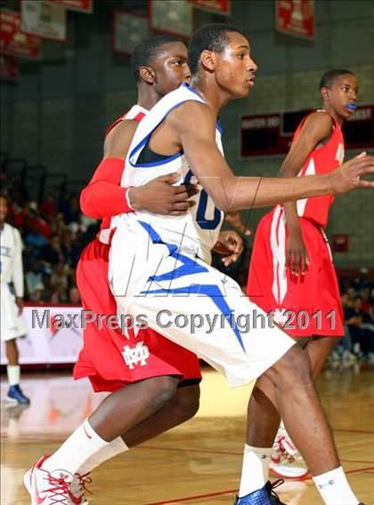 Thumbnail 3 in Price @ Mater Dei (Nike Extravaganza) photogallery.
