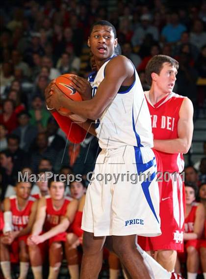 Thumbnail 3 in Price @ Mater Dei (Nike Extravaganza) photogallery.