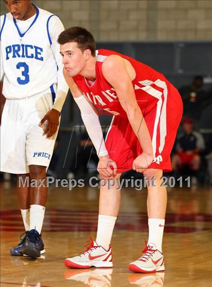 Thumbnail 2 in Price @ Mater Dei (Nike Extravaganza) photogallery.