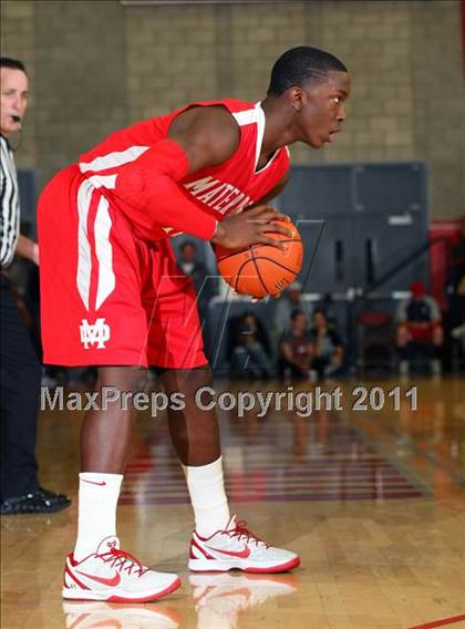 Thumbnail 2 in Price @ Mater Dei (Nike Extravaganza) photogallery.