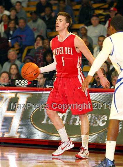 Thumbnail 3 in Price @ Mater Dei (Nike Extravaganza) photogallery.
