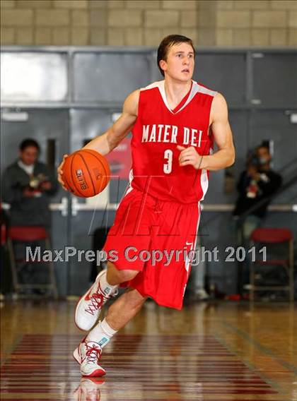 Thumbnail 2 in Price @ Mater Dei (Nike Extravaganza) photogallery.
