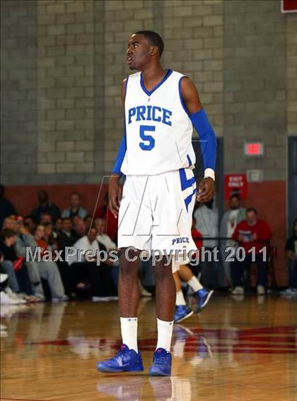 Thumbnail 3 in Price @ Mater Dei (Nike Extravaganza) photogallery.
