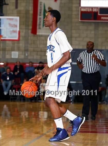 Thumbnail 2 in Price @ Mater Dei (Nike Extravaganza) photogallery.