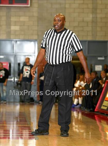 Thumbnail 2 in Price @ Mater Dei (Nike Extravaganza) photogallery.