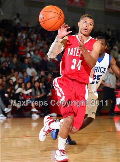 Thumbnail 2 in Price @ Mater Dei (Nike Extravaganza) photogallery.