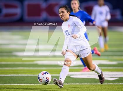 Thumbnail 2 in Santa Margarita vs Los Alamitos (CIF Division 1 Regional Final) photogallery.