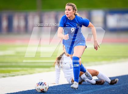Thumbnail 2 in Santa Margarita vs Los Alamitos (CIF Division 1 Regional Final) photogallery.