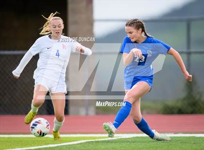 Thumbnail 3 in Santa Margarita vs Los Alamitos (CIF Division 1 Regional Final) photogallery.