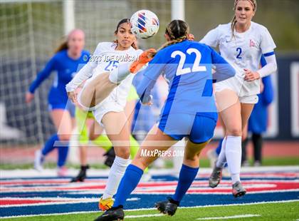 Thumbnail 2 in Santa Margarita vs Los Alamitos (CIF Division 1 Regional Final) photogallery.