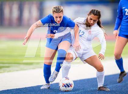 Thumbnail 2 in Santa Margarita vs Los Alamitos (CIF Division 1 Regional Final) photogallery.