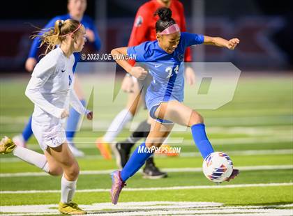 Thumbnail 3 in Santa Margarita vs Los Alamitos (CIF Division 1 Regional Final) photogallery.