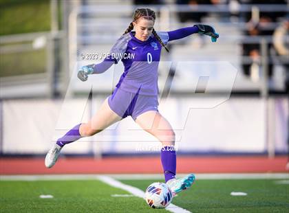 Thumbnail 3 in Santa Margarita vs Los Alamitos (CIF Division 1 Regional Final) photogallery.