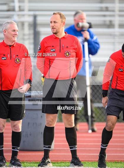 Thumbnail 2 in Santa Margarita vs Los Alamitos (CIF Division 1 Regional Final) photogallery.