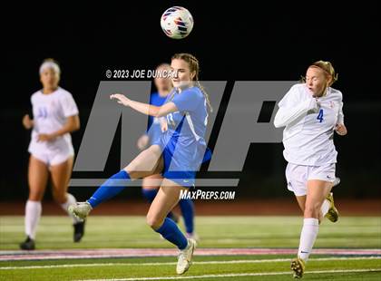 Thumbnail 3 in Santa Margarita vs Los Alamitos (CIF Division 1 Regional Final) photogallery.