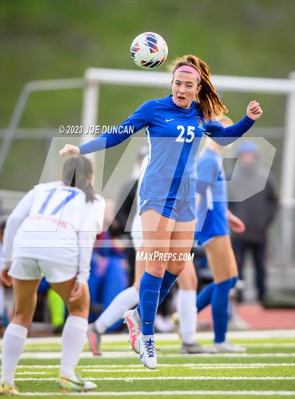 Thumbnail 3 in Santa Margarita vs Los Alamitos (CIF Division 1 Regional Final) photogallery.