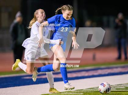 Thumbnail 2 in Santa Margarita vs Los Alamitos (CIF Division 1 Regional Final) photogallery.