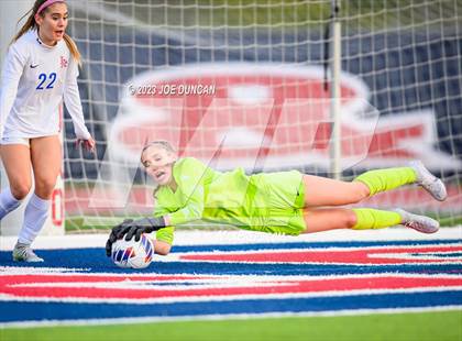 Thumbnail 2 in Santa Margarita vs Los Alamitos (CIF Division 1 Regional Final) photogallery.
