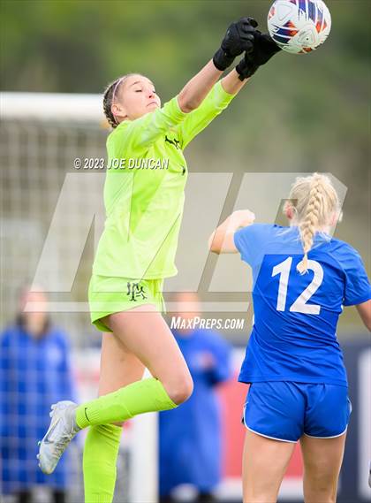 Thumbnail 2 in Santa Margarita vs Los Alamitos (CIF Division 1 Regional Final) photogallery.