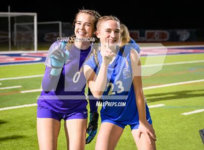 Thumbnail 2 in Santa Margarita vs Los Alamitos (CIF Division 1 Regional Final) photogallery.