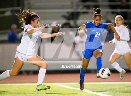 Thumbnail 3 in Santa Margarita vs Los Alamitos (CIF Division 1 Regional Final) photogallery.
