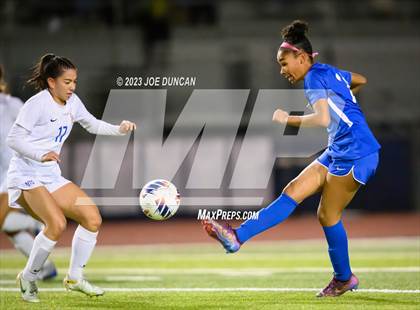 Thumbnail 3 in Santa Margarita vs Los Alamitos (CIF Division 1 Regional Final) photogallery.