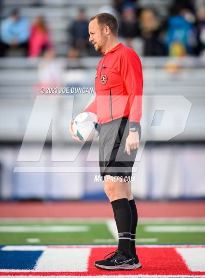 Thumbnail 2 in Santa Margarita vs Los Alamitos (CIF Division 1 Regional Final) photogallery.