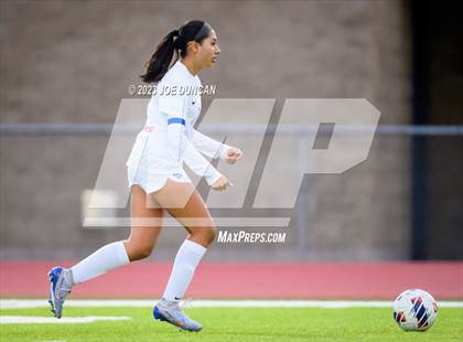 Thumbnail 2 in Santa Margarita vs Los Alamitos (CIF Division 1 Regional Final) photogallery.