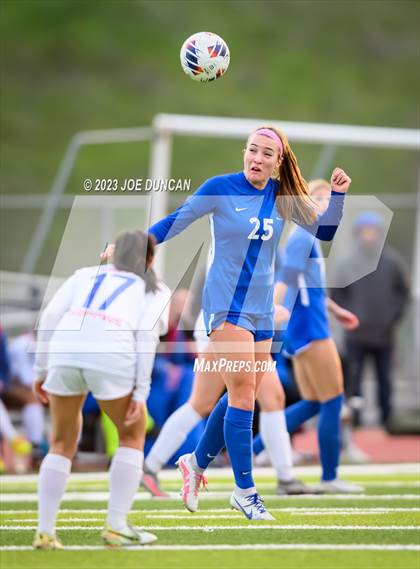Thumbnail 2 in Santa Margarita vs Los Alamitos (CIF Division 1 Regional Final) photogallery.