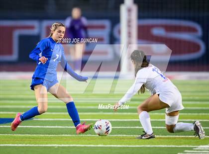Thumbnail 2 in Santa Margarita vs Los Alamitos (CIF Division 1 Regional Final) photogallery.