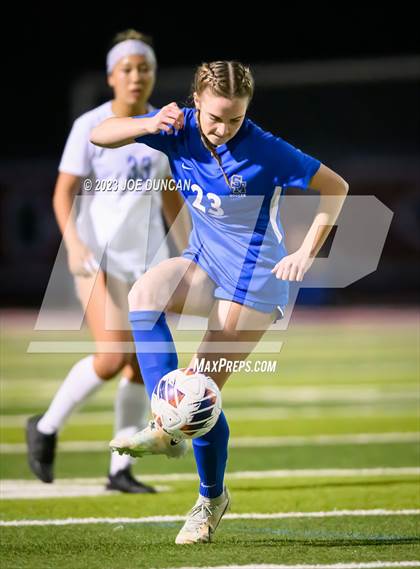 Thumbnail 3 in Santa Margarita vs Los Alamitos (CIF Division 1 Regional Final) photogallery.