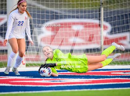 Thumbnail 3 in Santa Margarita vs Los Alamitos (CIF Division 1 Regional Final) photogallery.