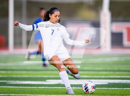 Thumbnail 3 in Santa Margarita vs Los Alamitos (CIF Division 1 Regional Final) photogallery.