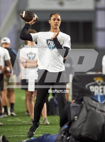 Thumbnail 2 in Jaguars QB Skills Challenge (Finals) photogallery.