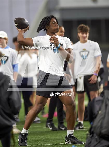 Thumbnail 1 in Jaguars QB Skills Challenge (Finals) photogallery.
