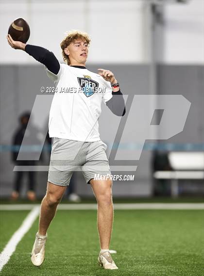 Thumbnail 2 in Jaguars QB Skills Challenge (Finals) photogallery.