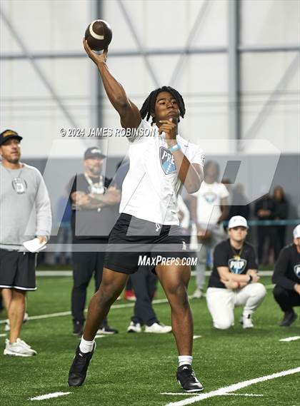 Thumbnail 3 in Jaguars QB Skills Challenge (Finals) photogallery.
