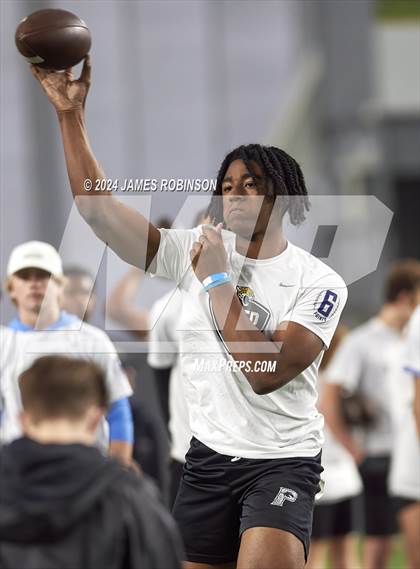 Thumbnail 3 in Jaguars QB Skills Challenge (Finals) photogallery.