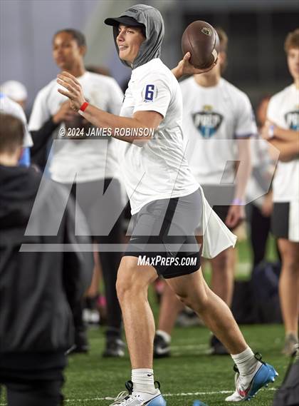 Thumbnail 2 in Jaguars QB Skills Challenge (Finals) photogallery.